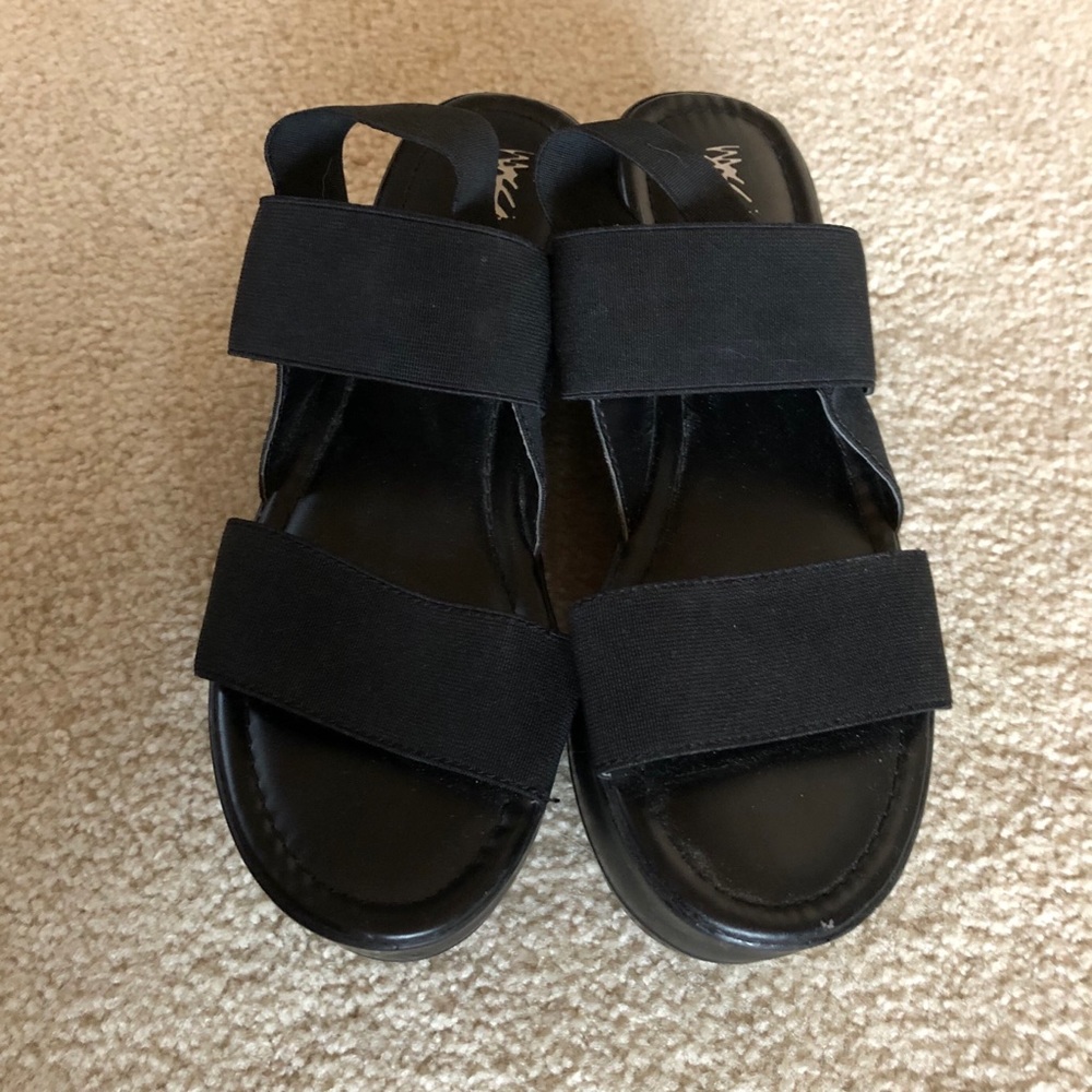 Platform black sandals